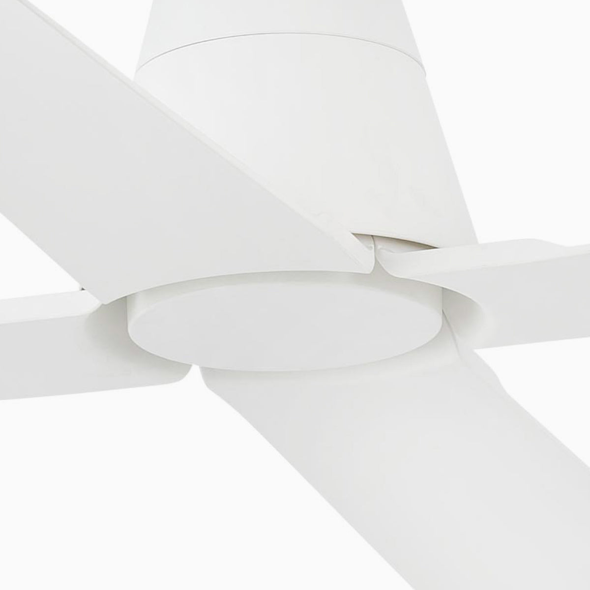 Valoton kattotuuletin TYPHOON DC Ø130 WHITE 4 BLADES IP44