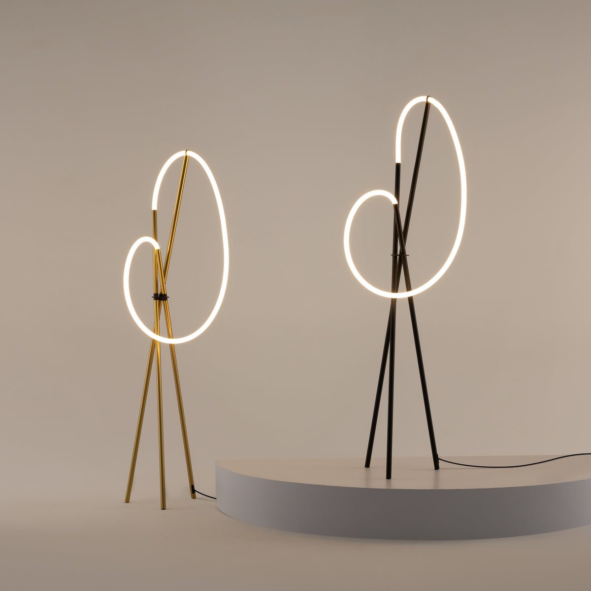 Golvlampa MOD369FL-L36B3K