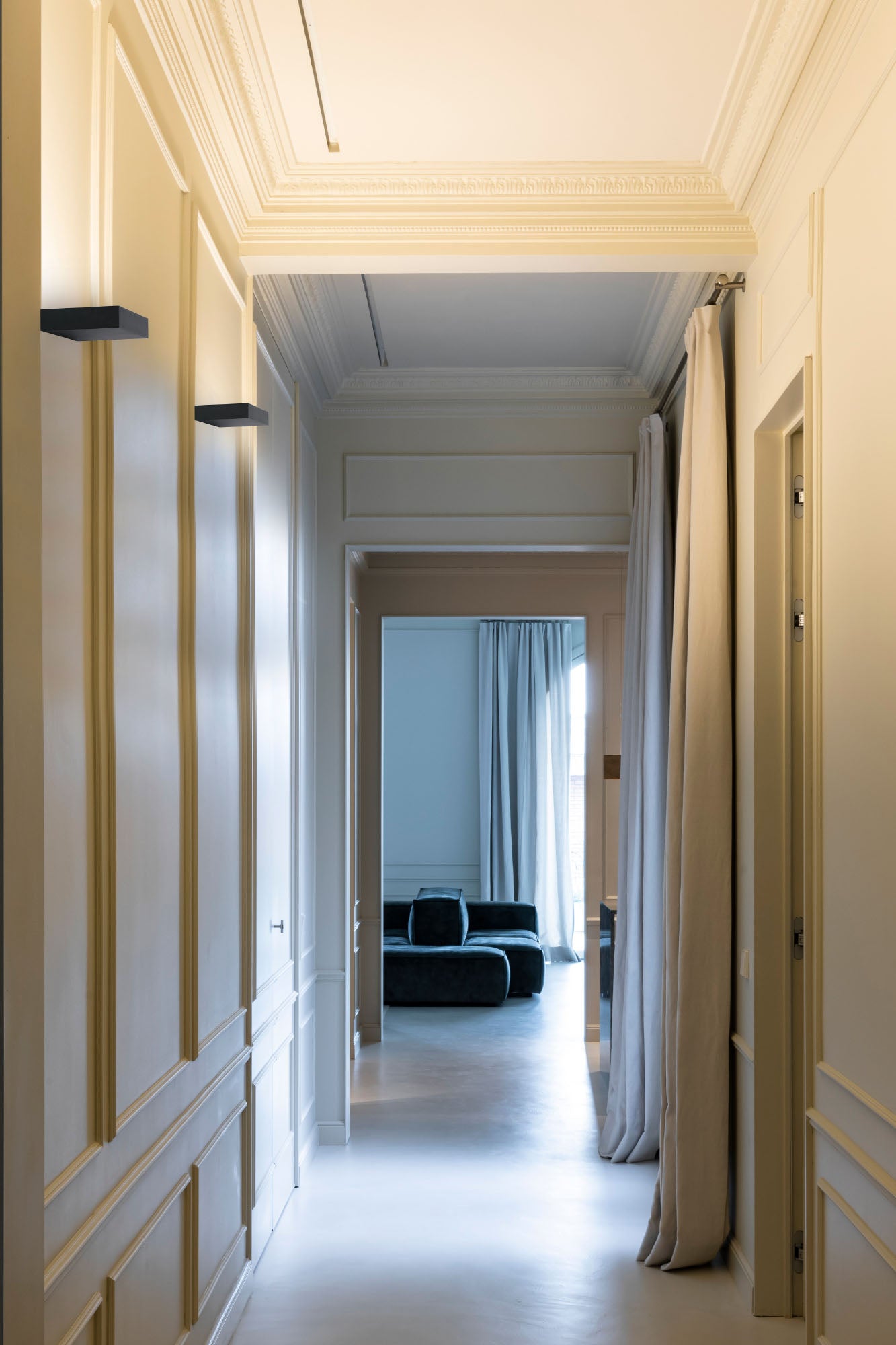 BLIT 210 Wall lamp black 20W 3000K CRI90 DALI