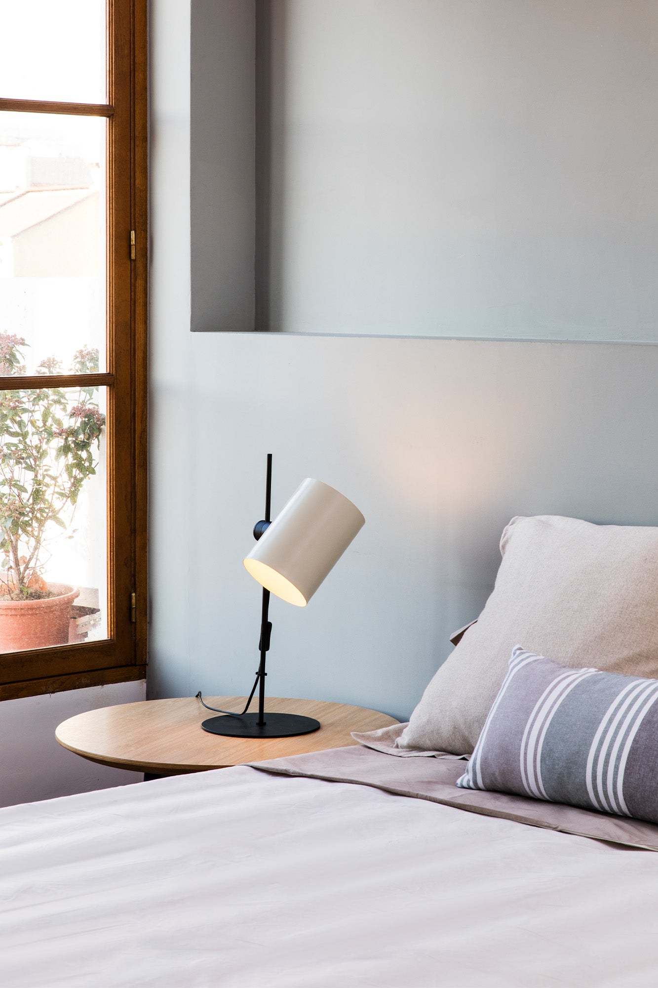 GUADALUPE Black/beige table lamp