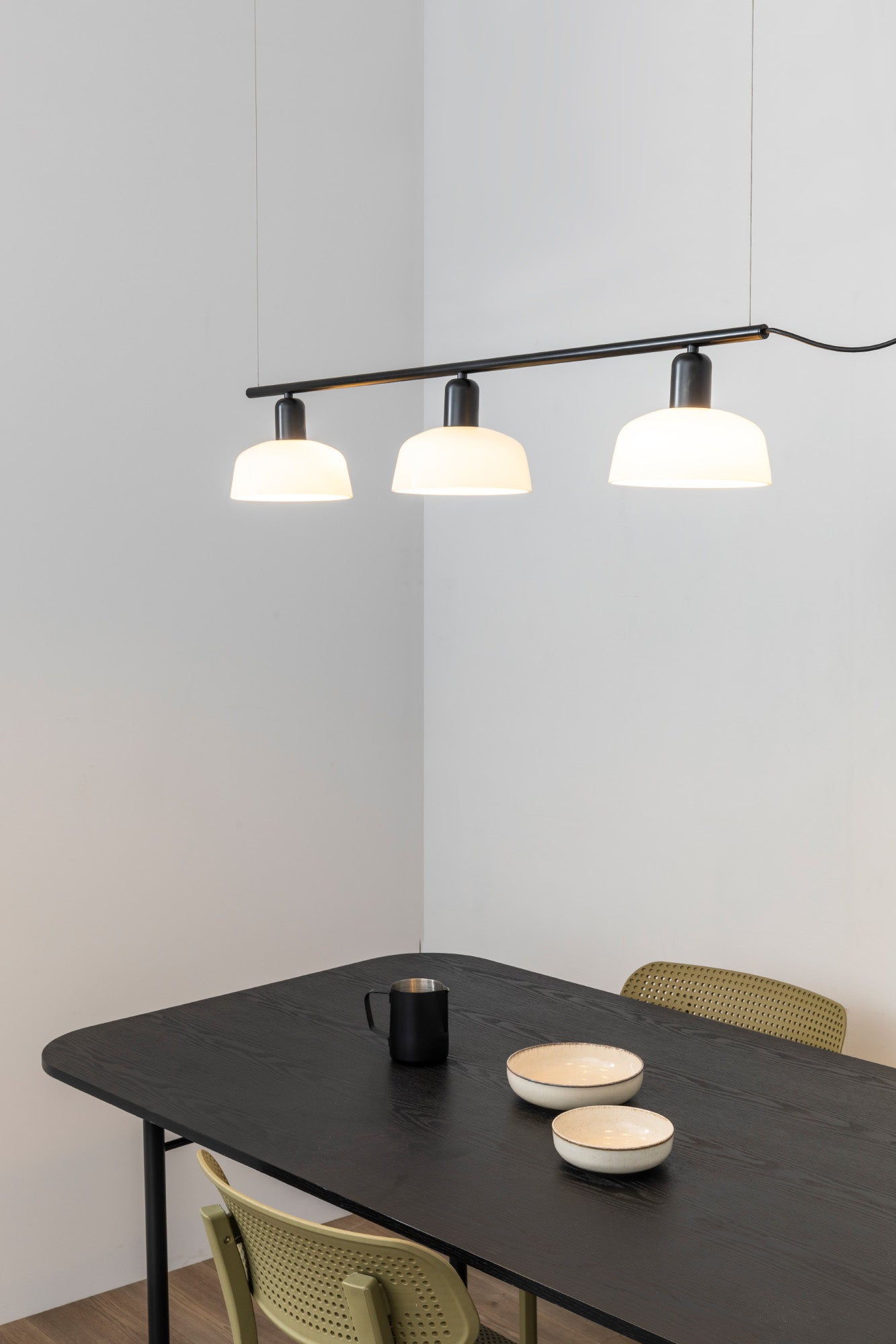 TATAWIN LINEAL S White glass lineal pendant lamp