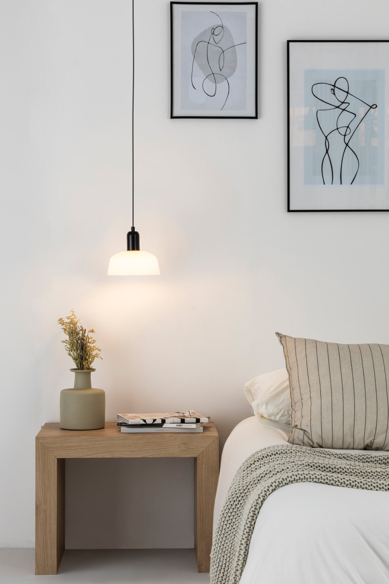 TATAWIN S White glass pendant lamp