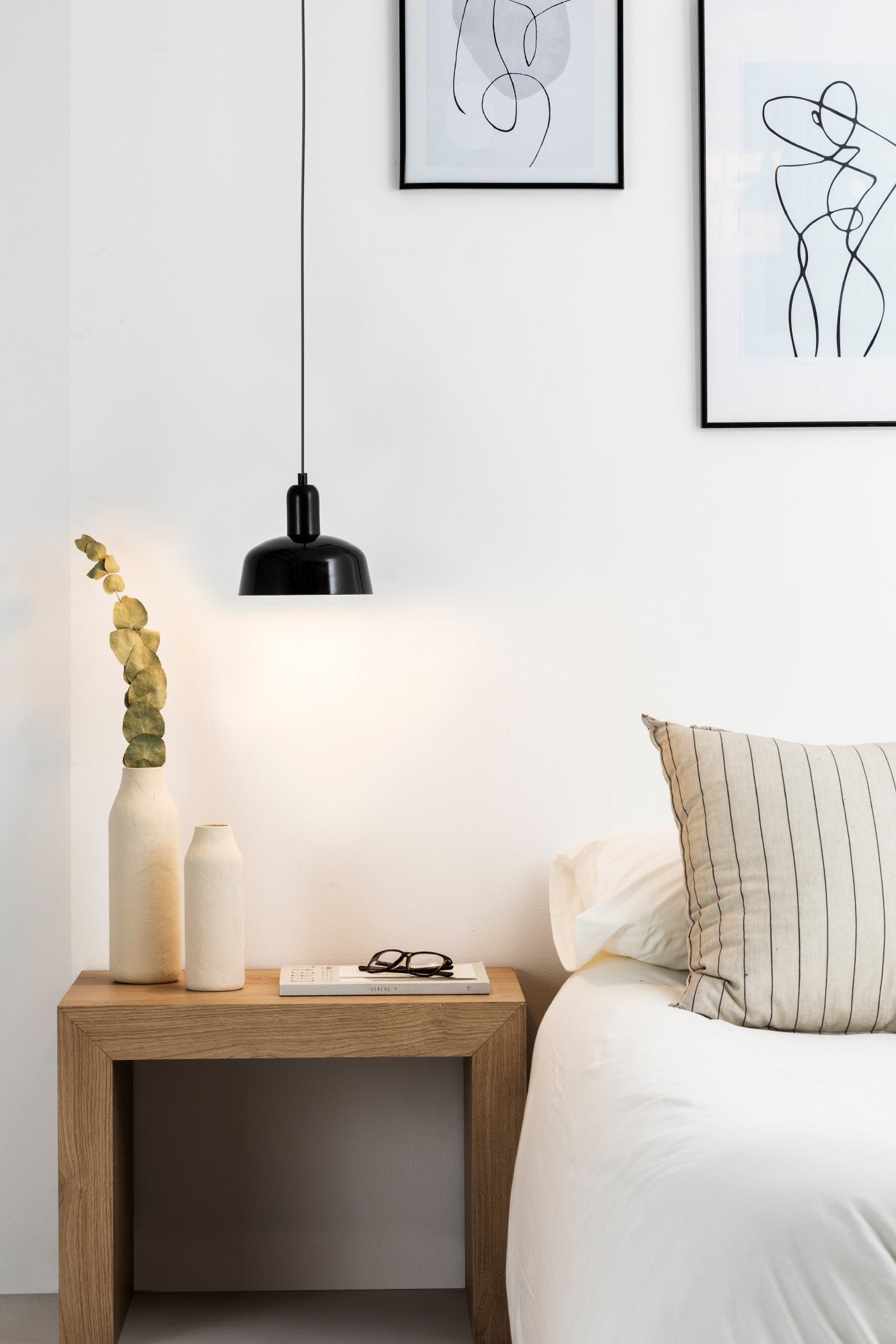 TATAWIN S Black glass pendant lamp
