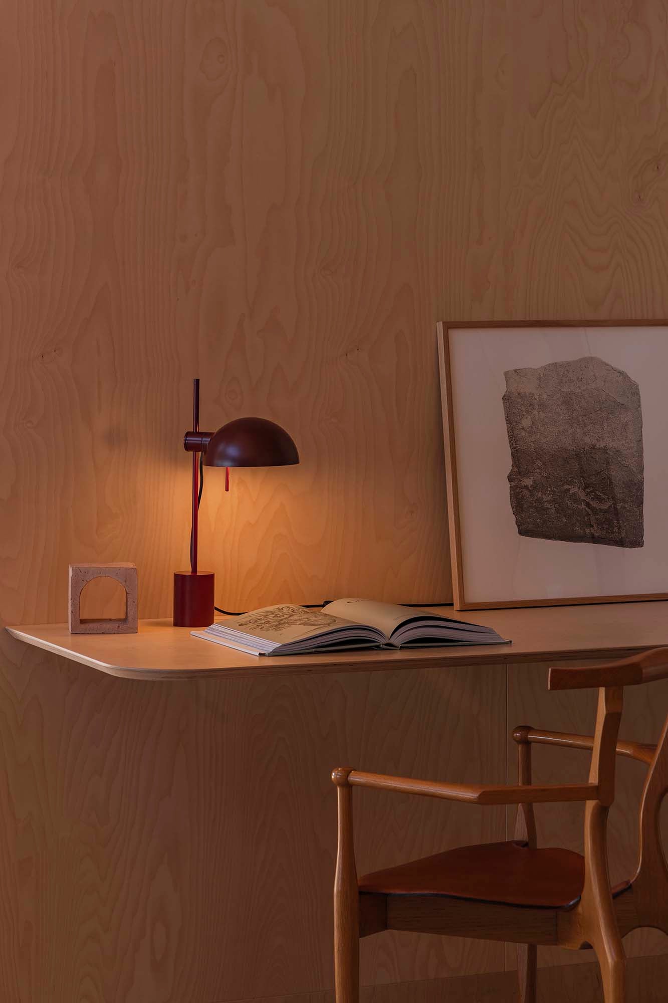 MATILDA Burgandy table lamp