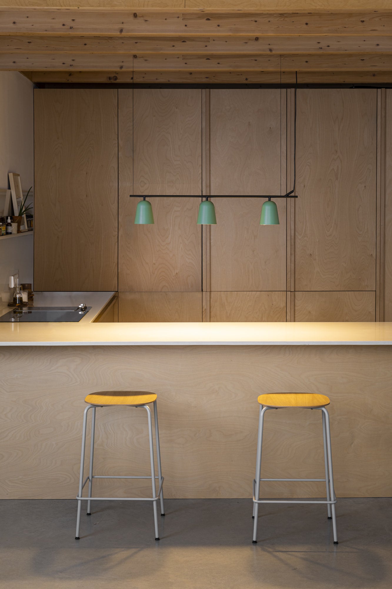 STUDIO Lineal green lineal pendant lamp