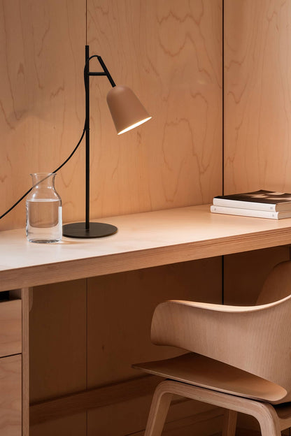 STUDIO Pink table lamp