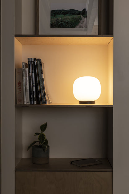 AMELIA White and  back table lamp
