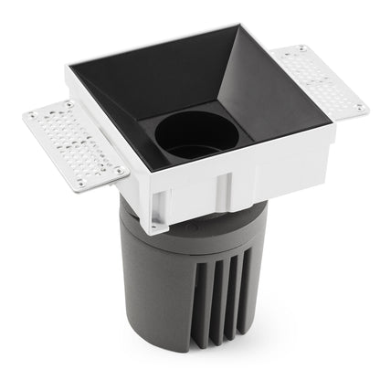 DEEP78 Downlight square without frame black 60° 2700K stripy
