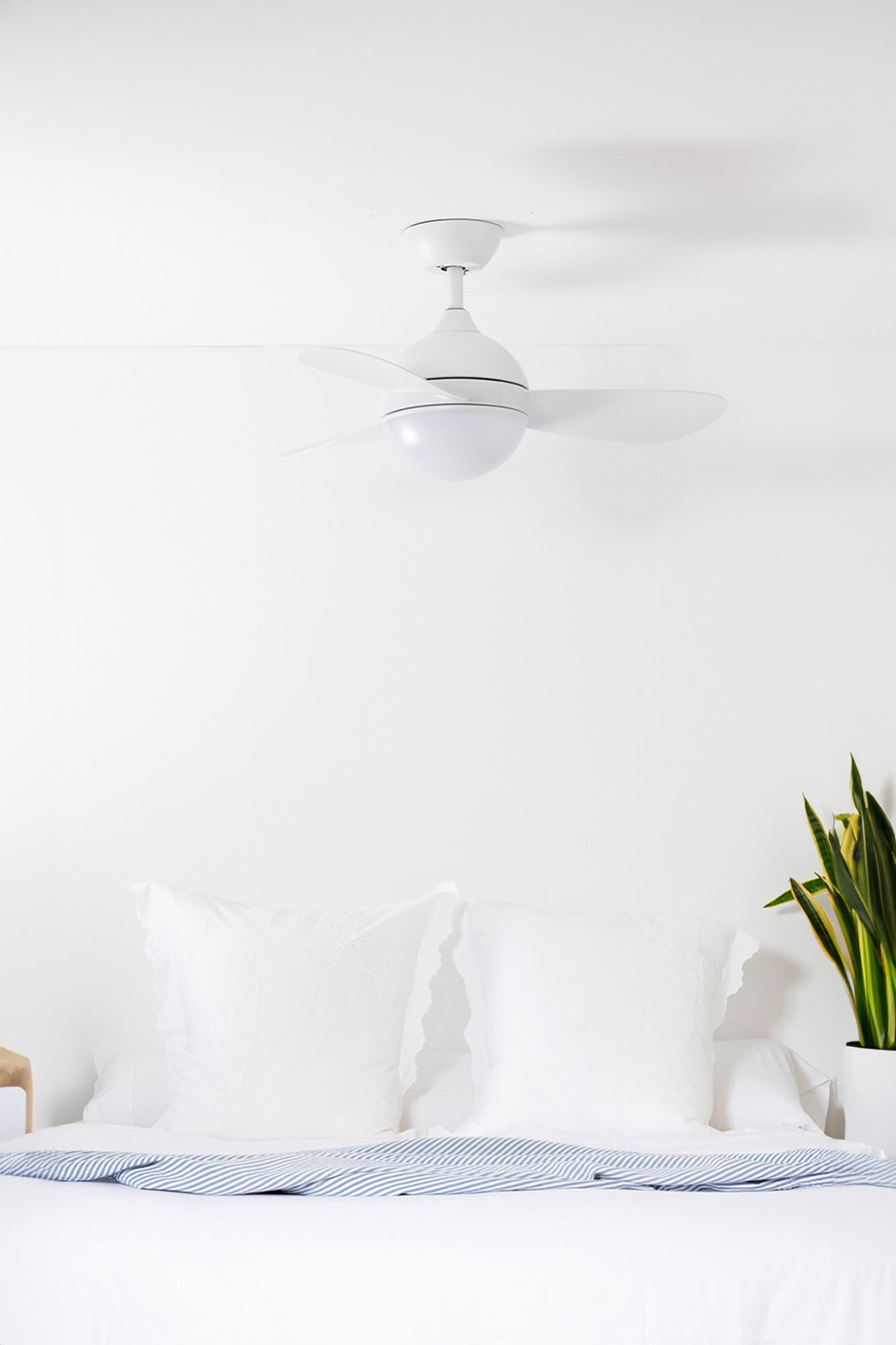 HVAR S valge ventilaator TUYA
