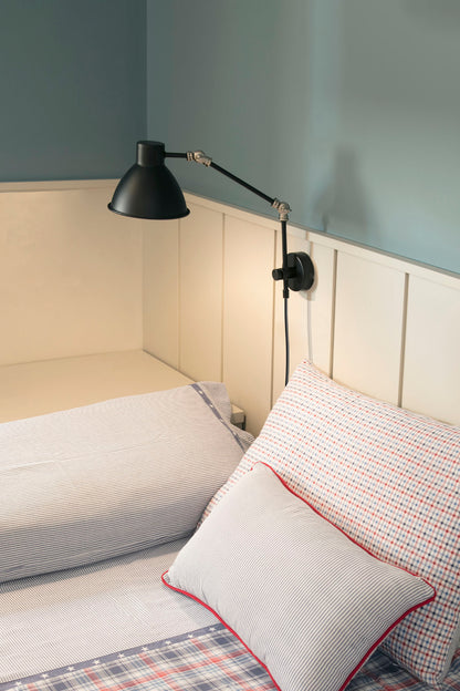 CELIA Black wall lamp