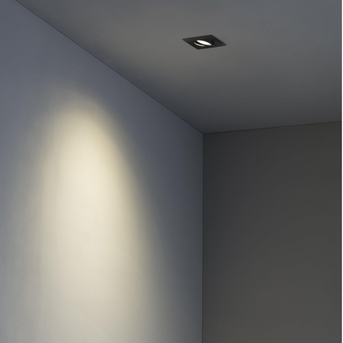RADON SQ Black süvistatav valgusti