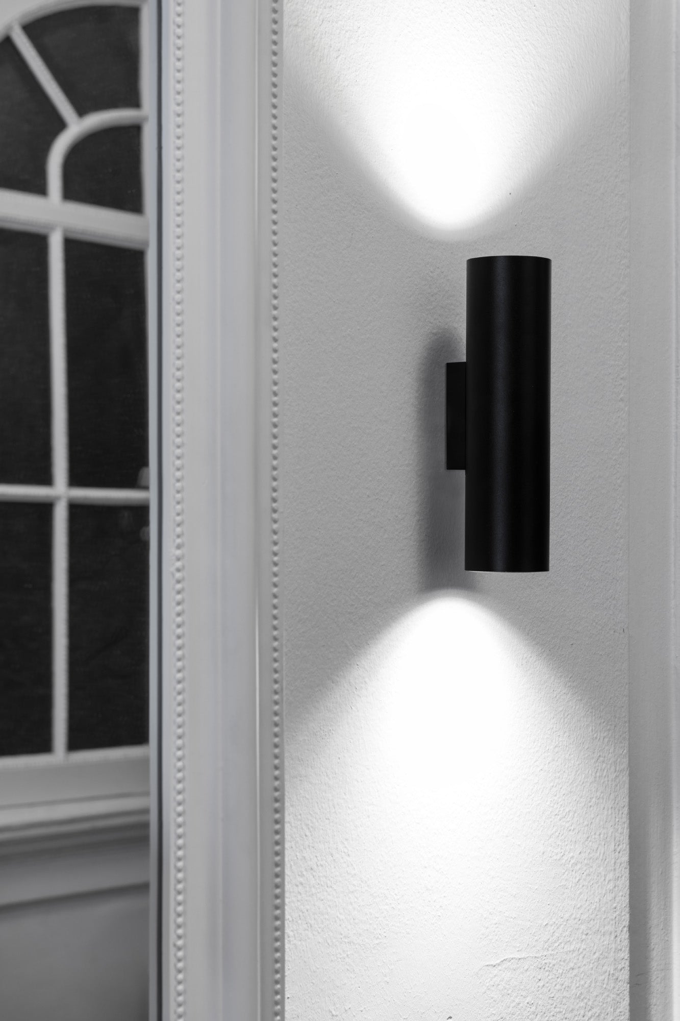 STAN 2L Black wall lamp
