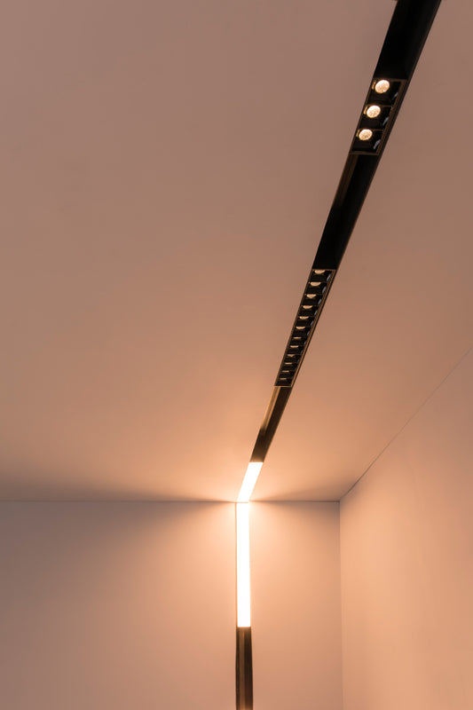 Surface-mounted lamp NESO POINT-6 2700K 12 DEGREES BLACK