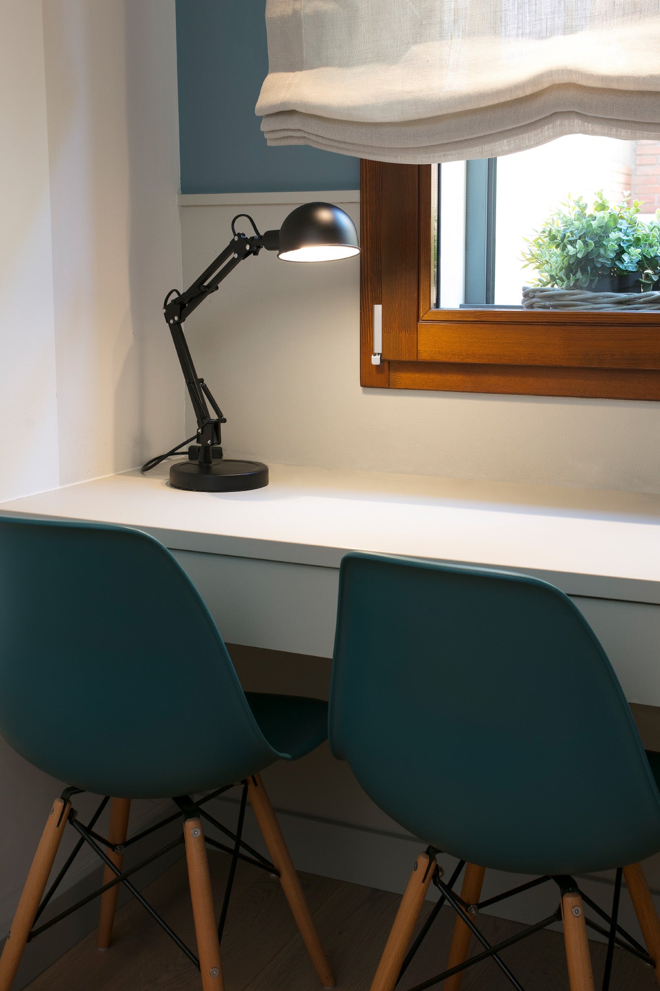 BAOBAB Black office reading lamp
