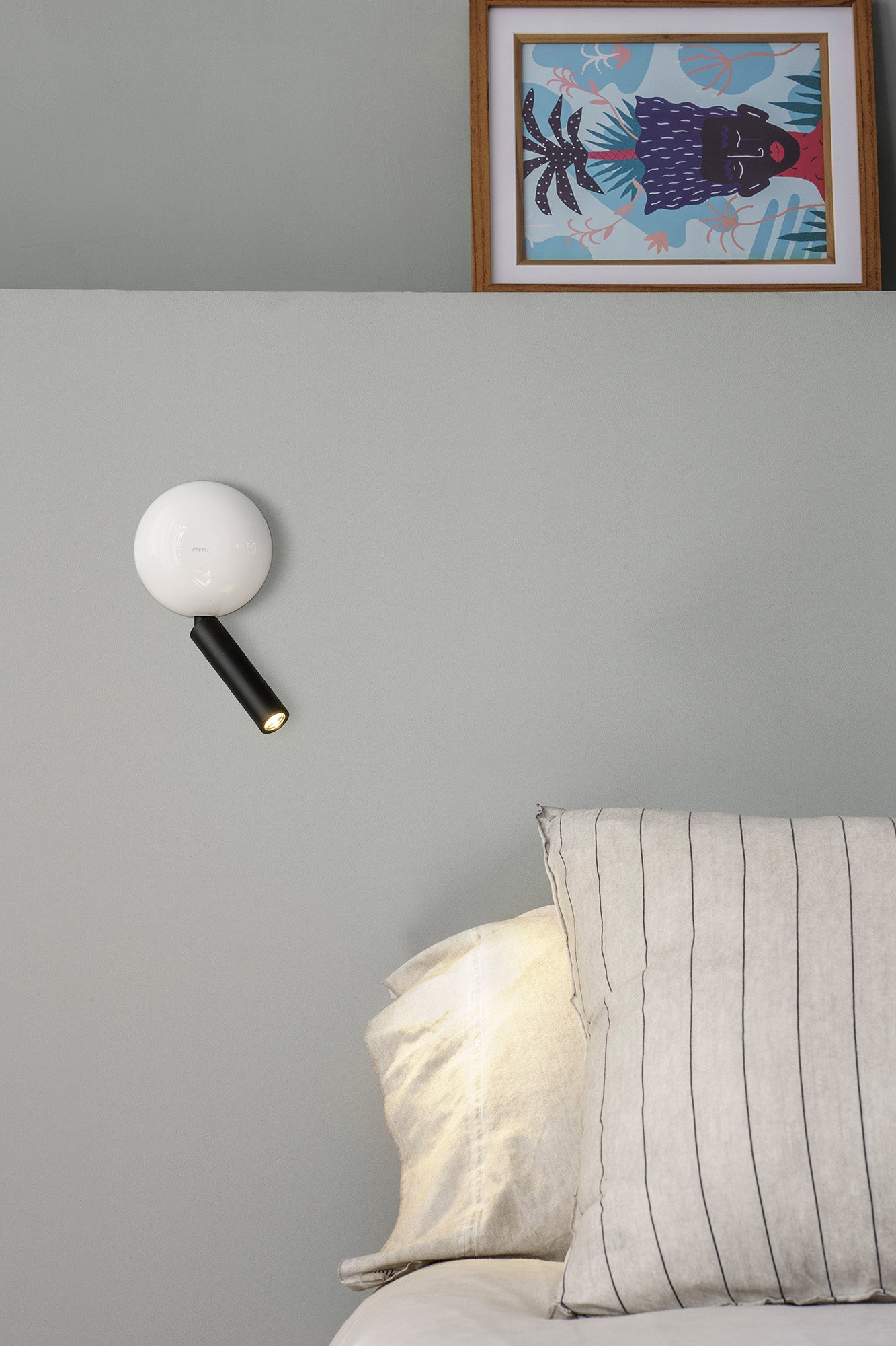 PRESS White wall lamp reader