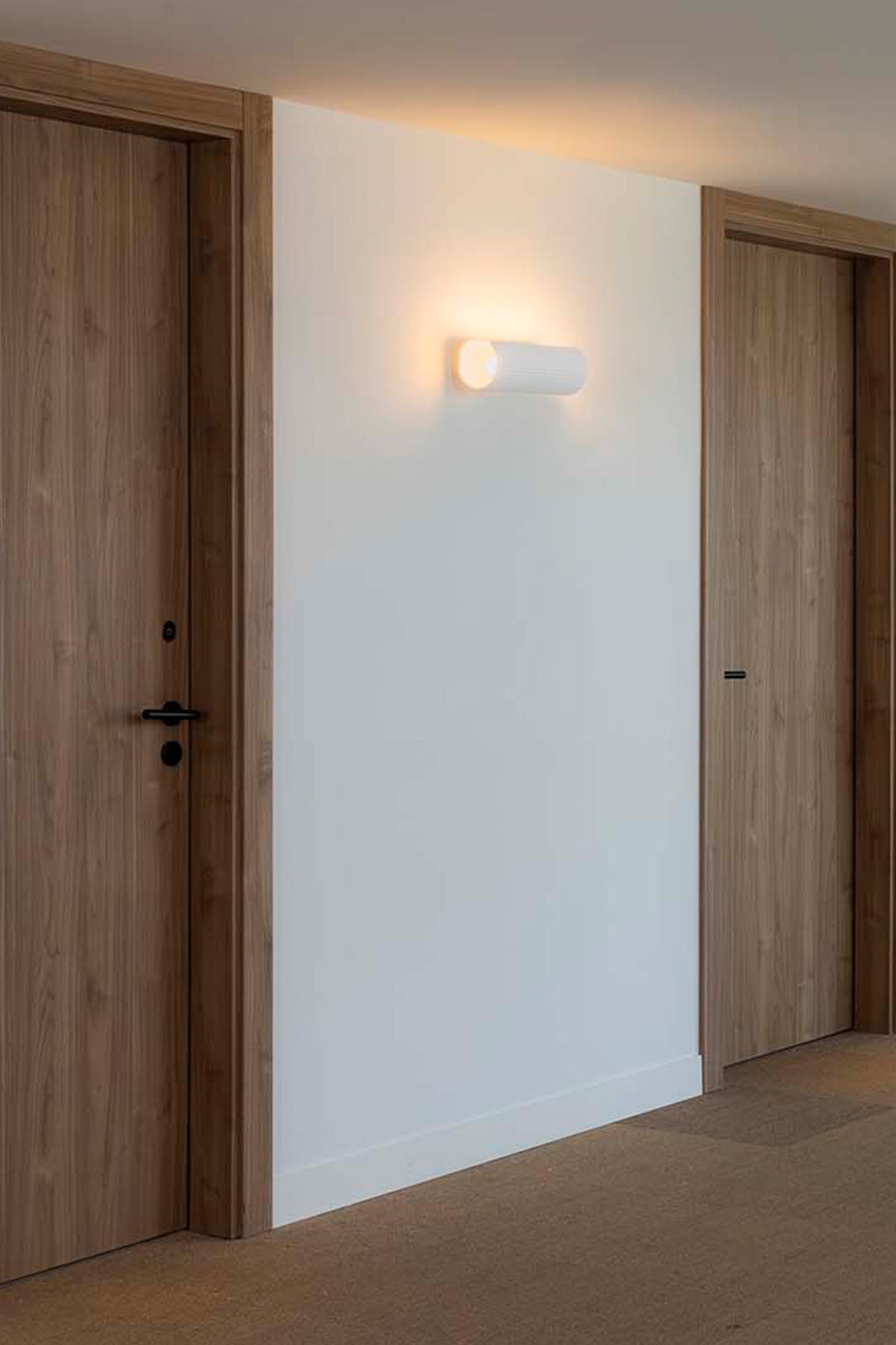 TRAMA 2L White wall lamp