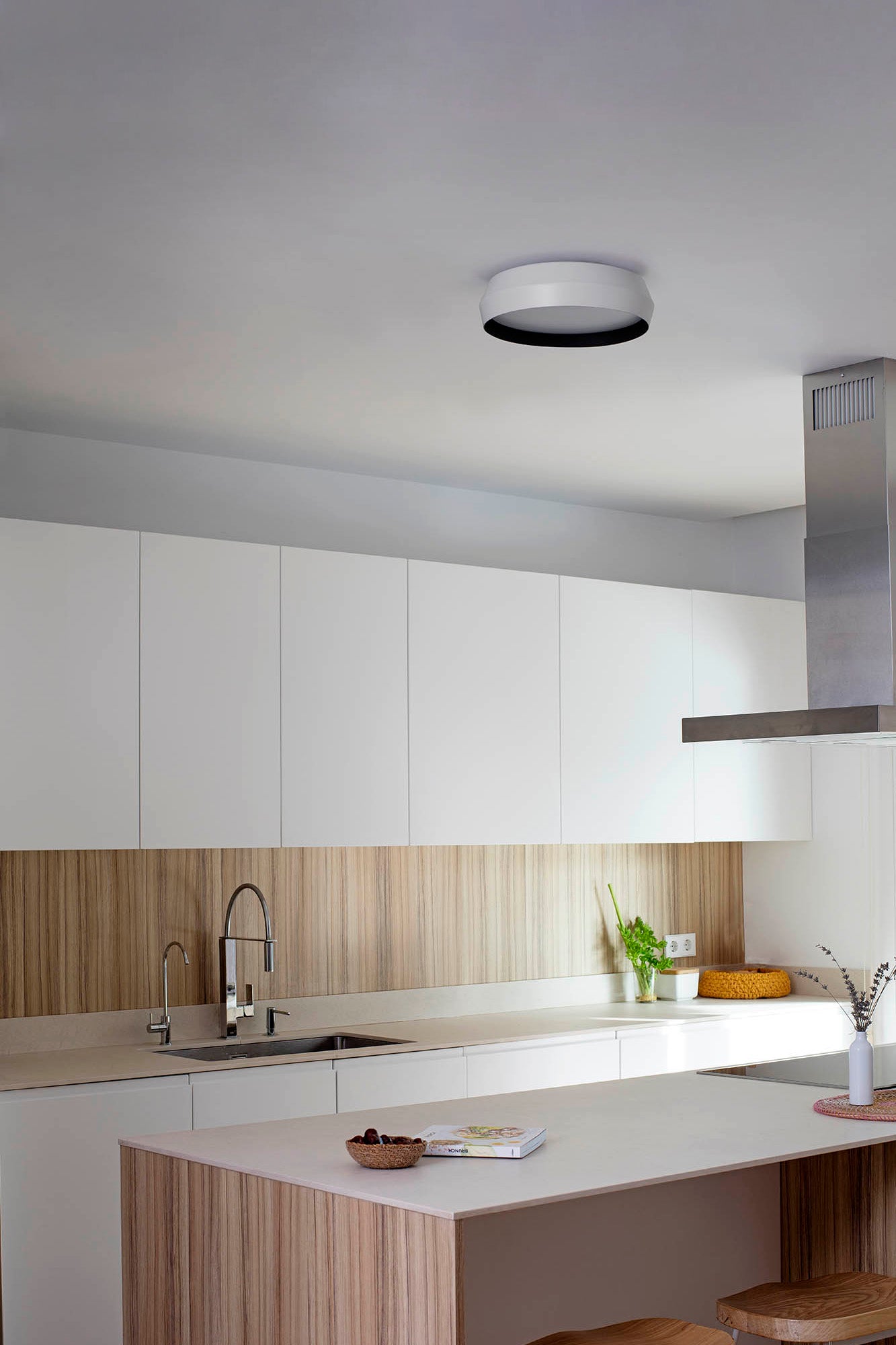 SHOKU 350 White/black wall/ceiling lamp