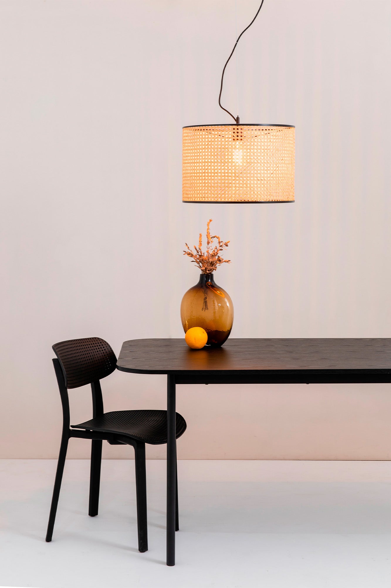 MAMBO 320 Black/rattan pendant lamp