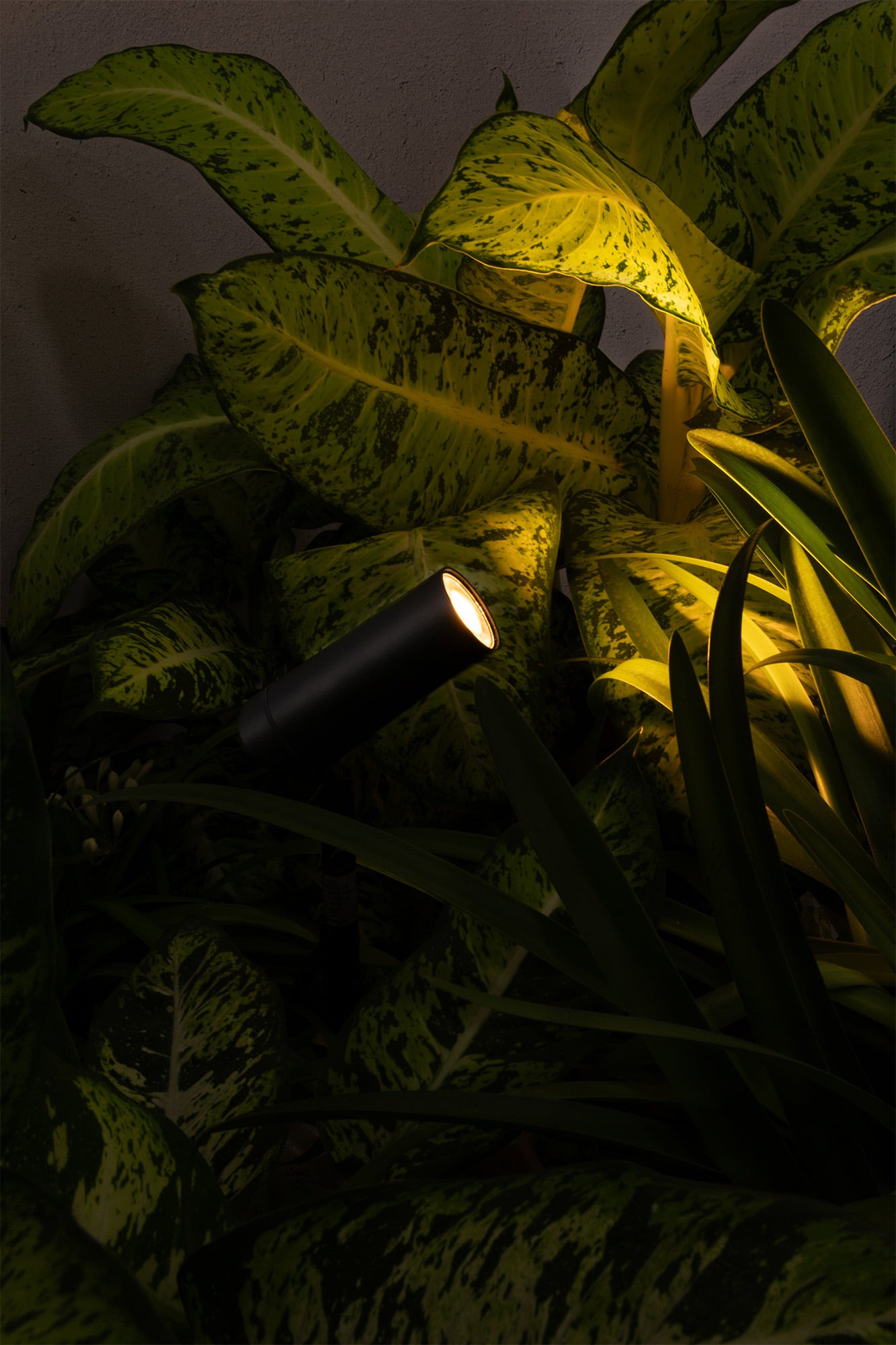 SETH 280 Black spike lamp