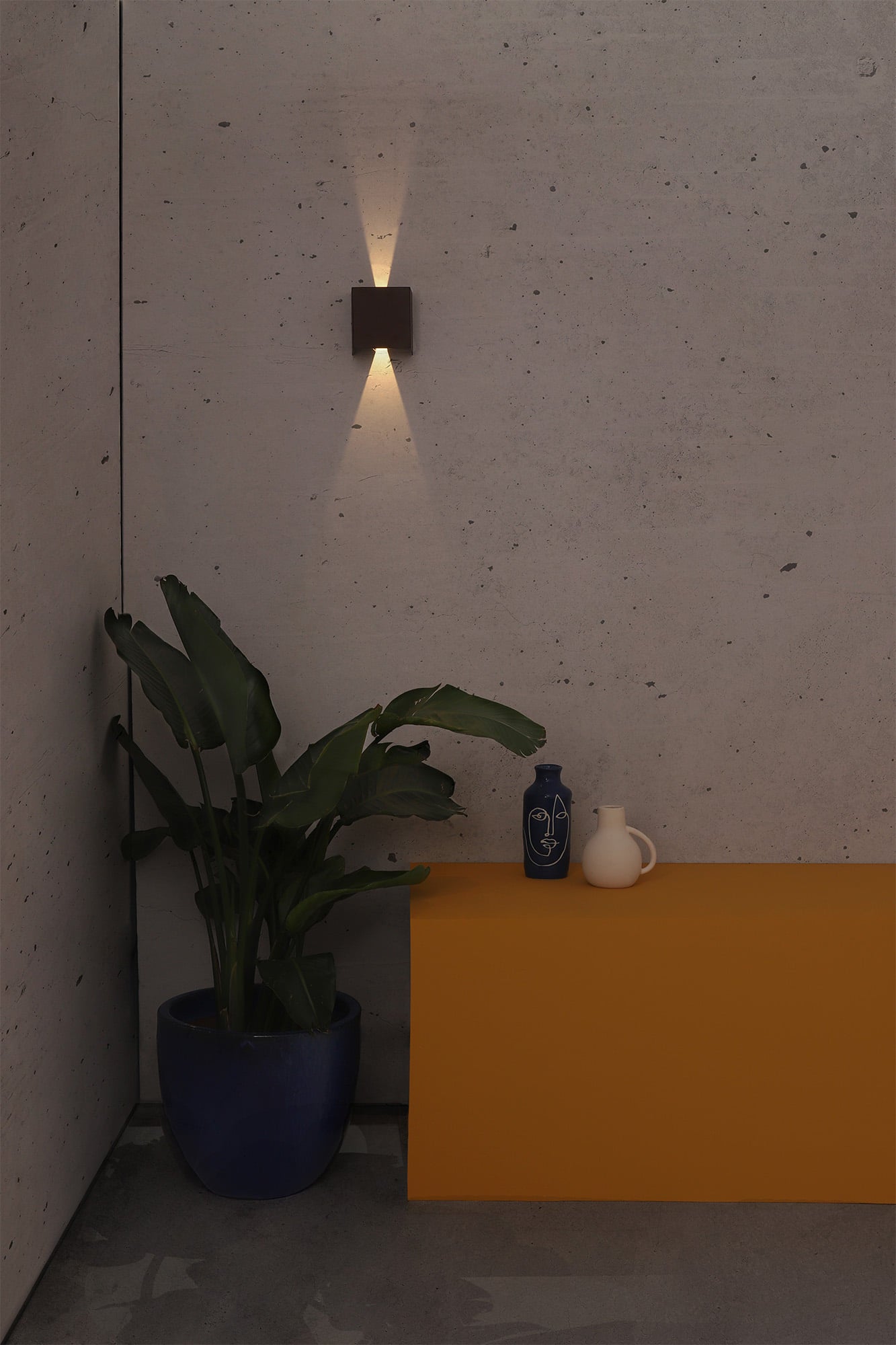 OLAN Rust wall lamp