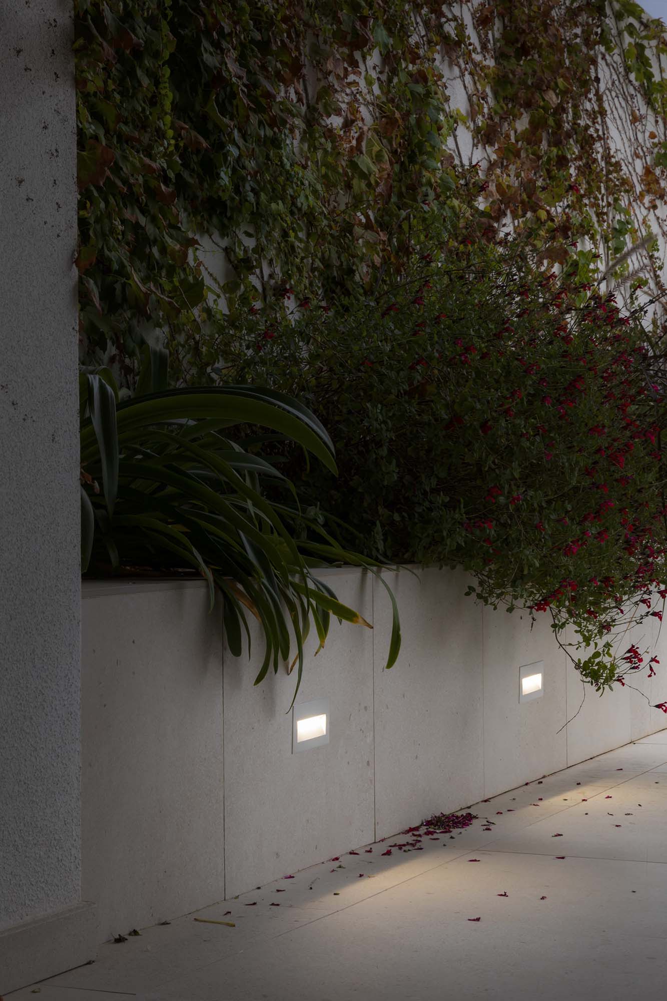 MANI White recessed lamp