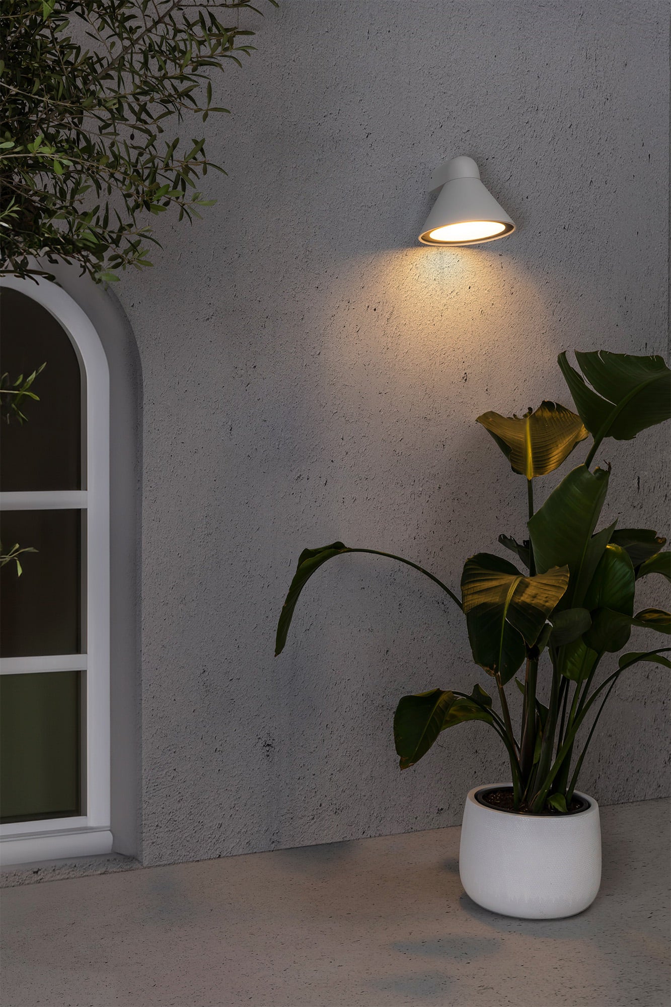 PALS White wall lamp
