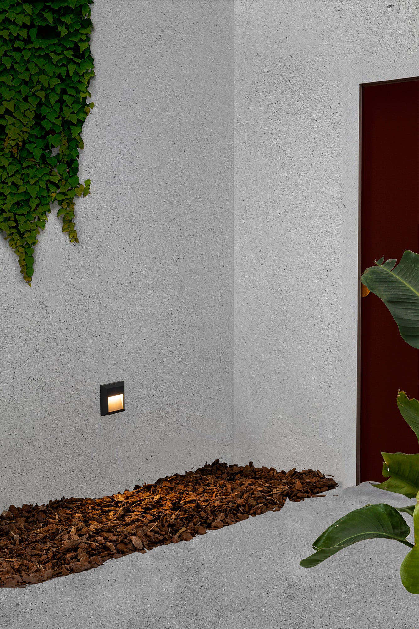 GRANT SQ Dark grey wall lamp