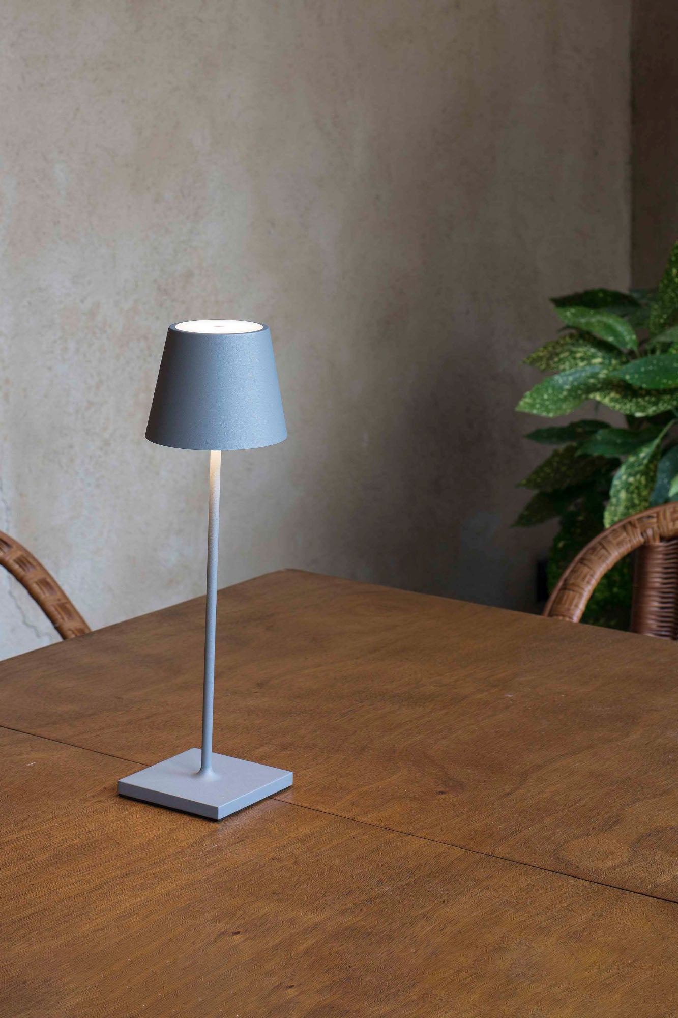 TOC 380 Grey portable lamp