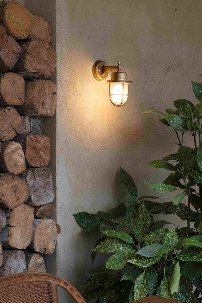 NAHIR Brass wall lamp