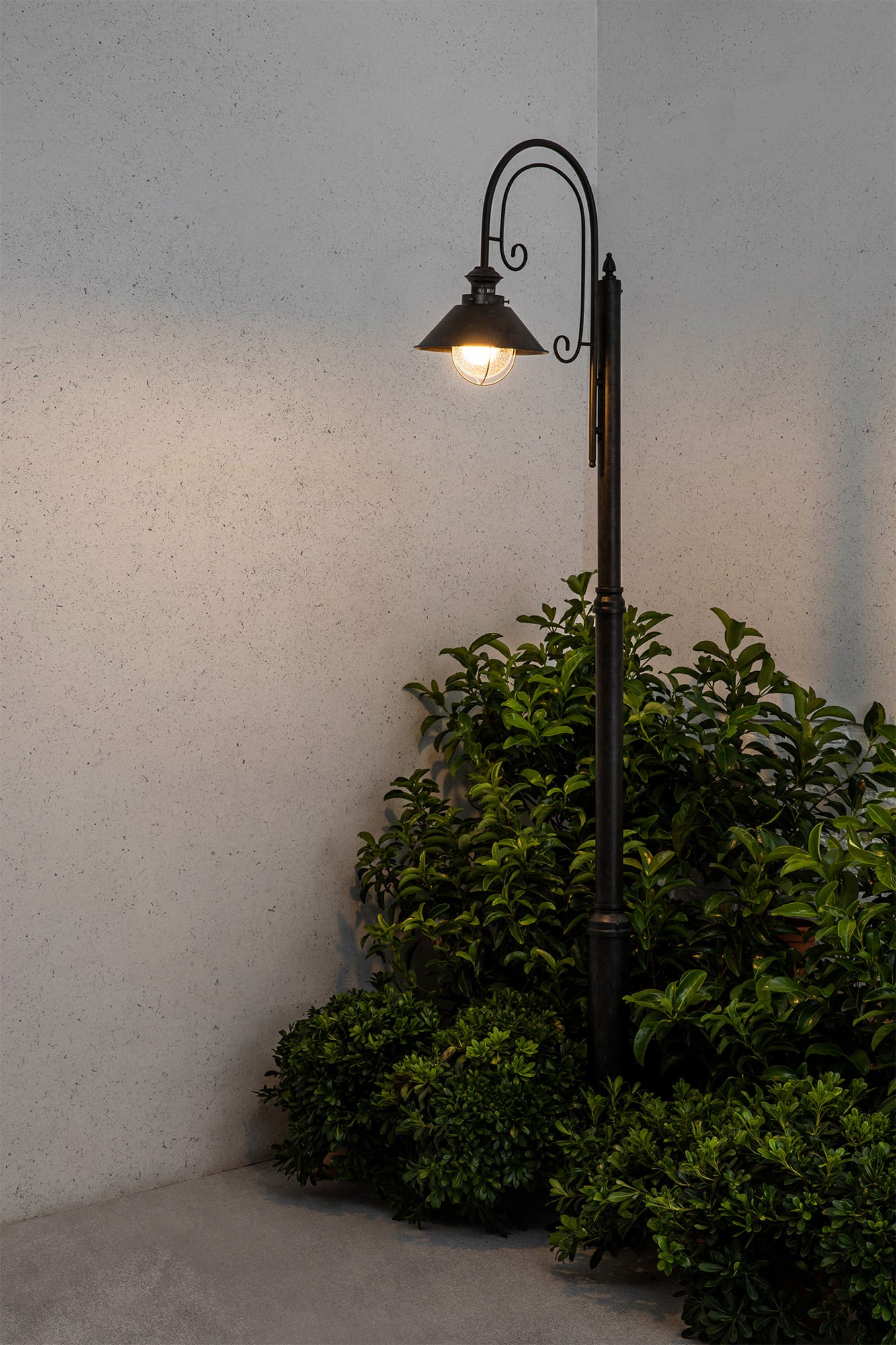 NAUTICA 1L Rust pole lamp