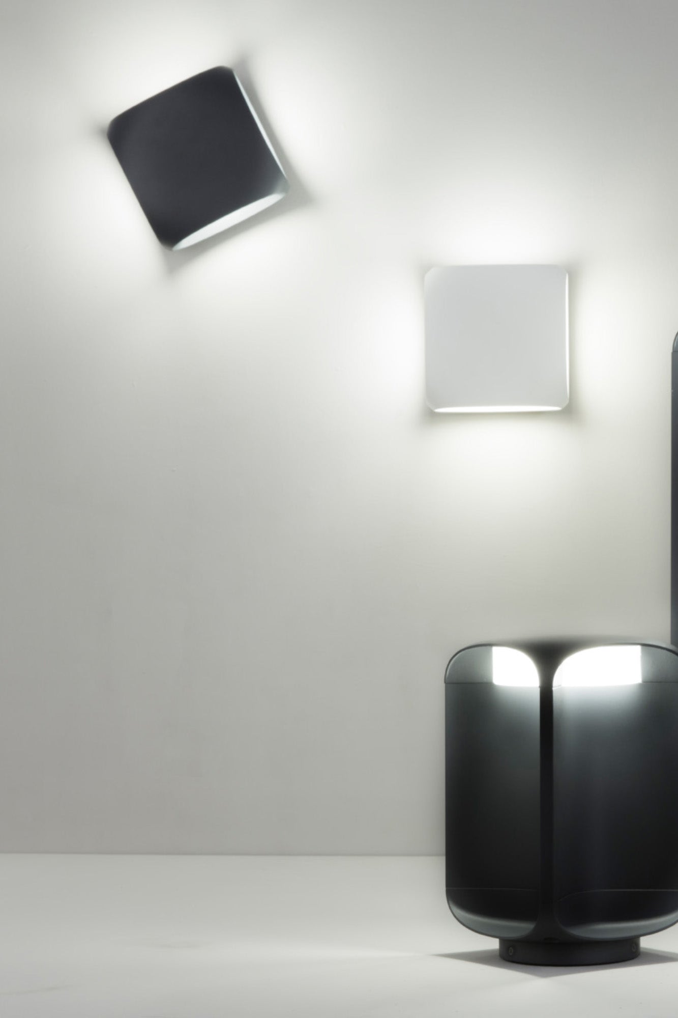 BU-OH White wall lamp