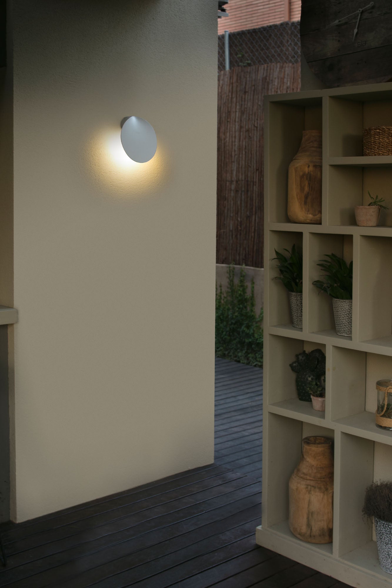 LOTUS White wall lamp