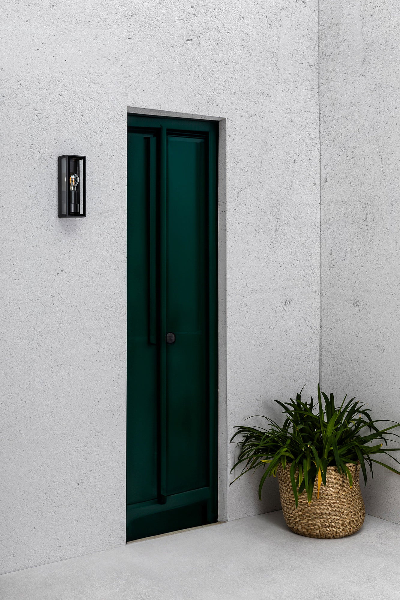 TAMASHI Dark grey wall lamp