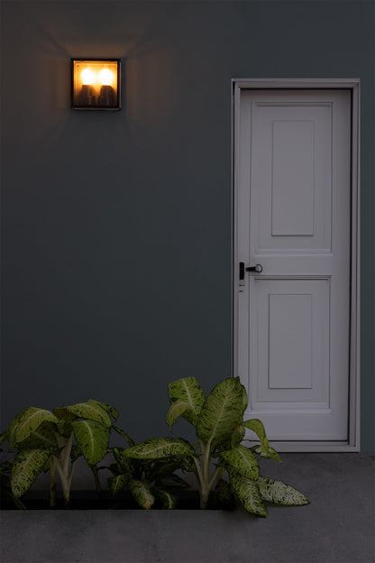 POMO Dark grey wall lamp