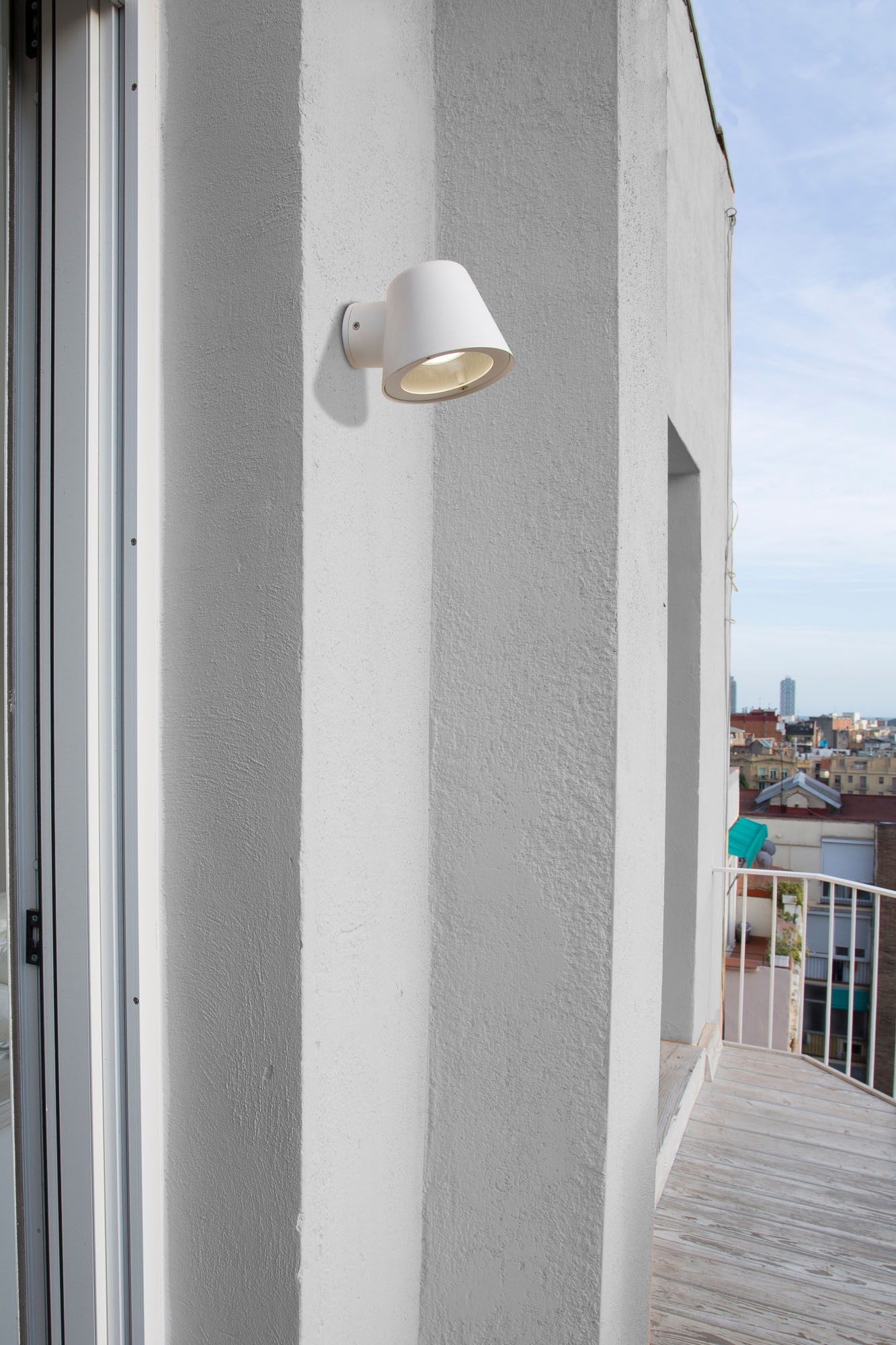 GINA White wall lamp
