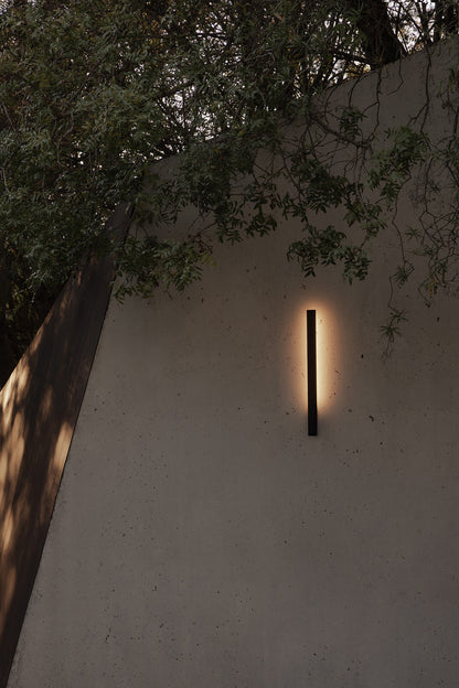 LIME 600 black wall lamp 4.5W 2700-3000-4000K
