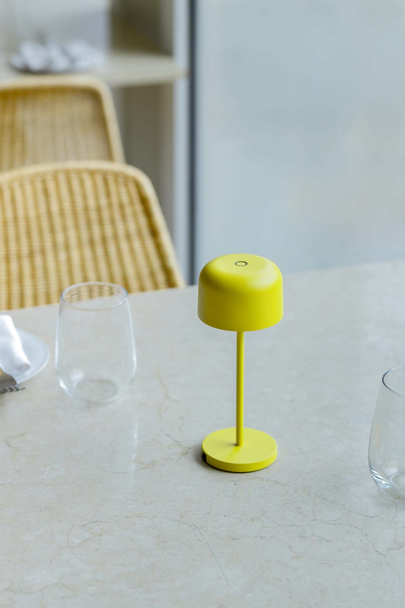 MAVIS 200 Yellow kaasaskantav lamp