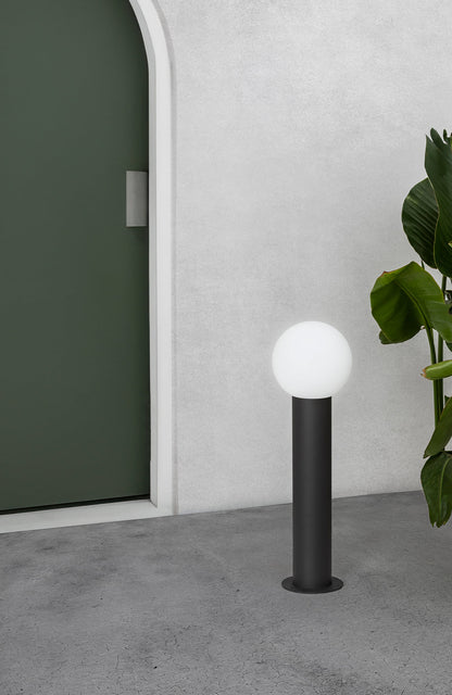 MOON 610 Dark grey post lamp