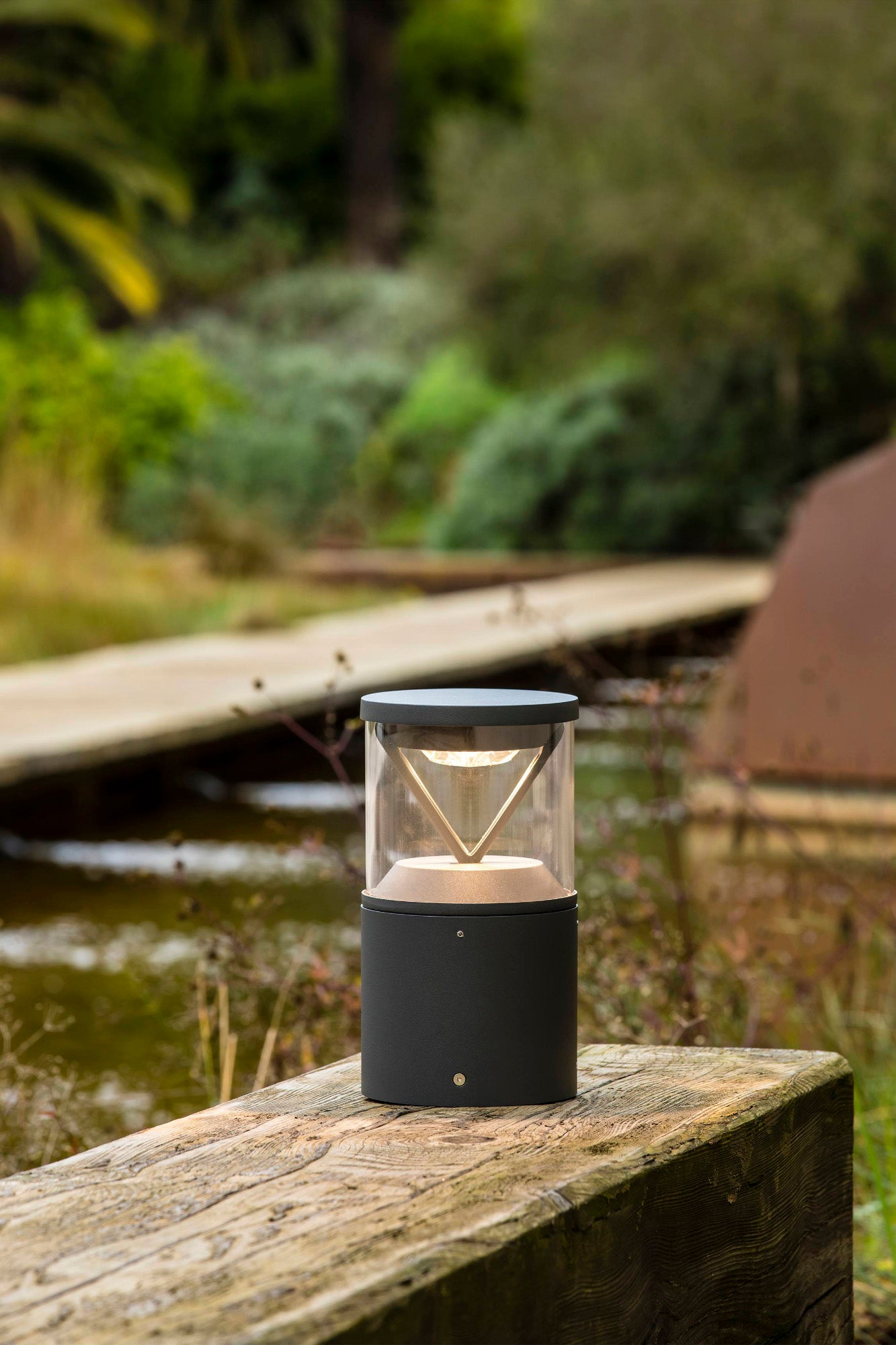 RUSH 250 Dark grey post lamp 4000K 180º