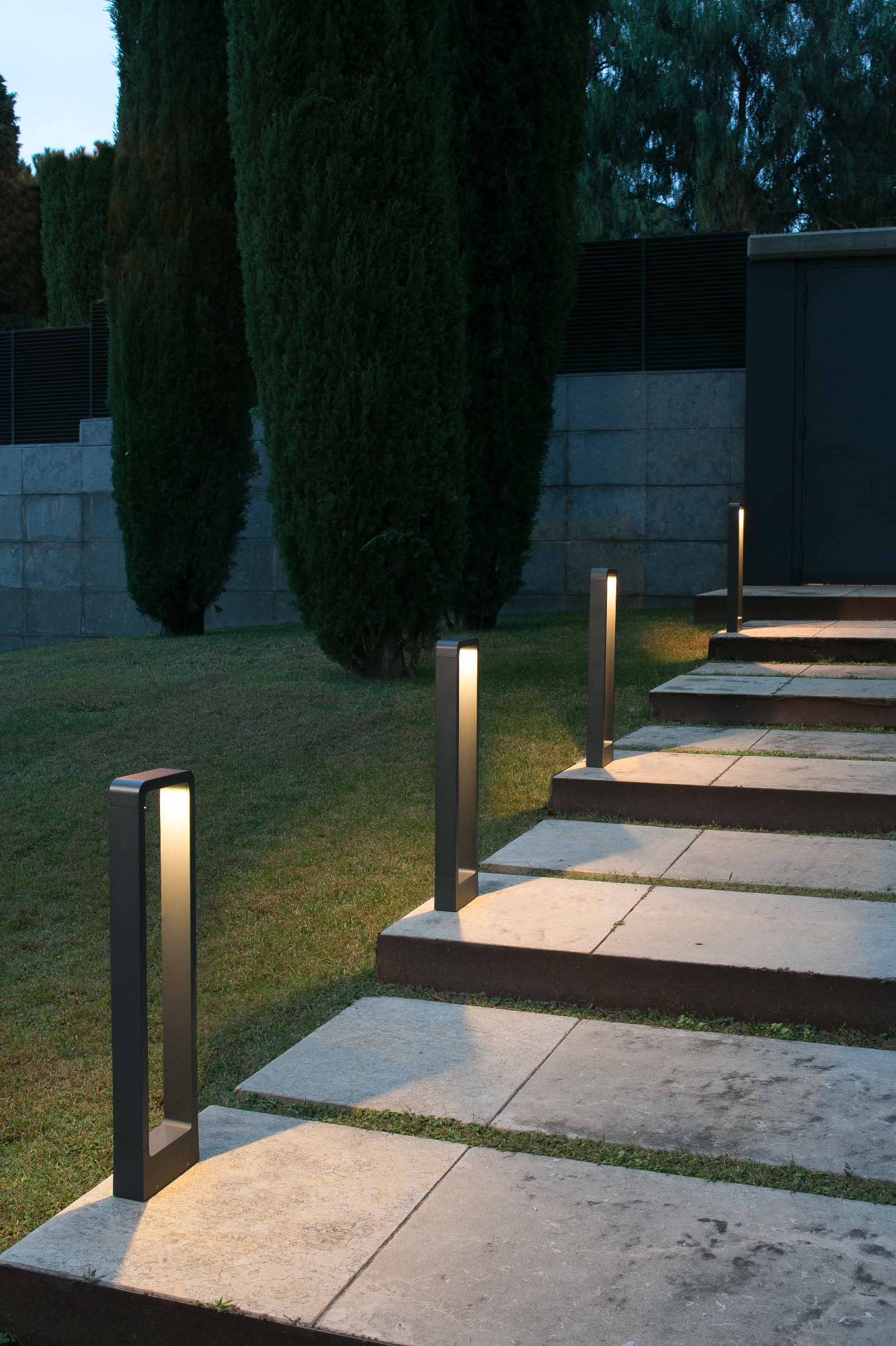 DAS 650 Dark grey beacon lamp