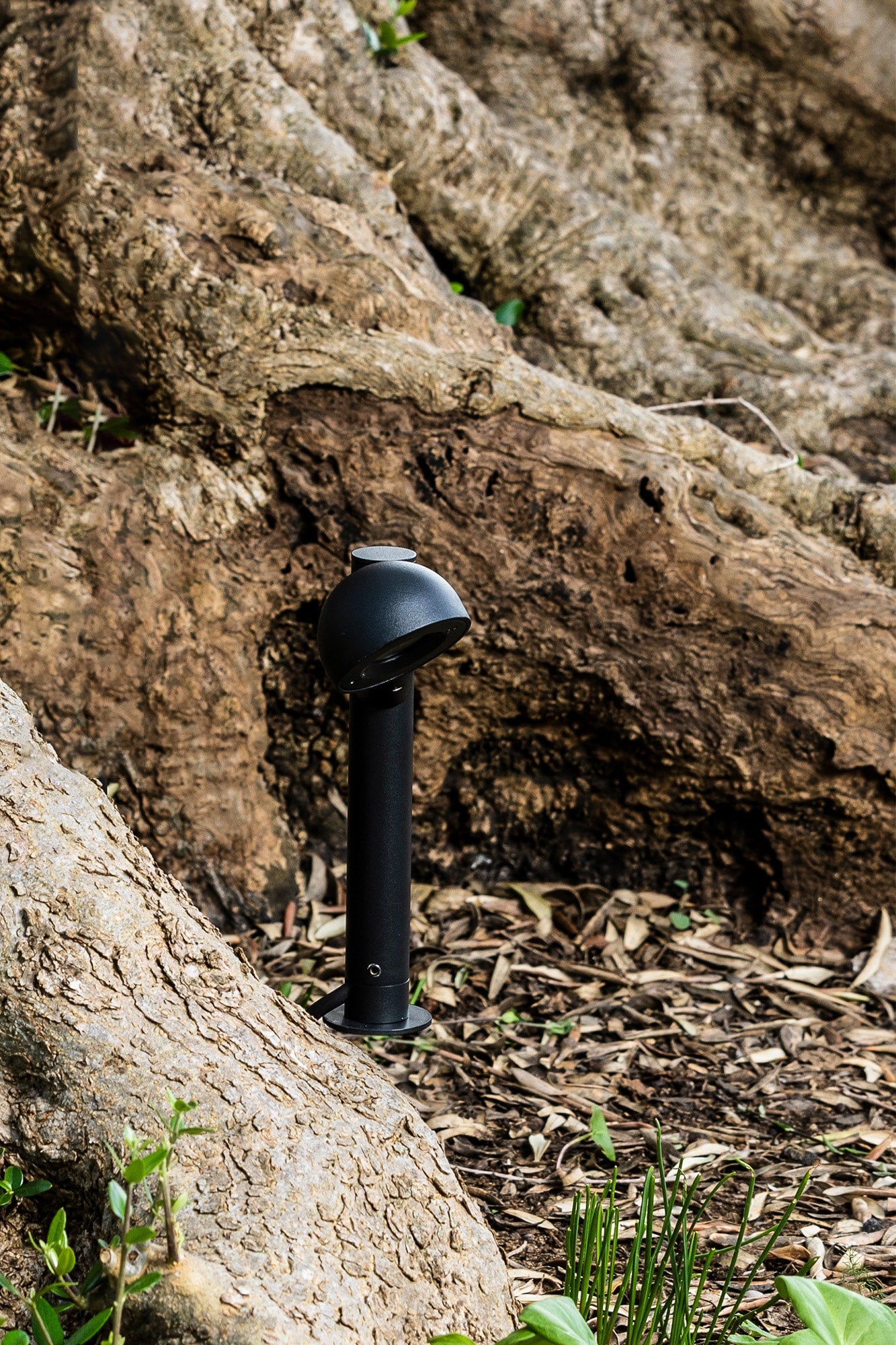 BROT 200 Black beacon lamp