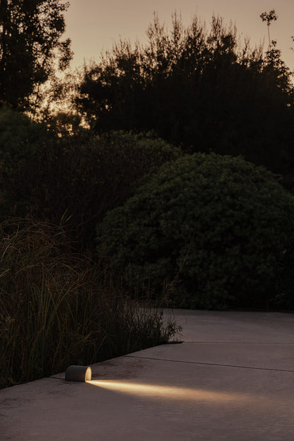 IGLU grey bollard