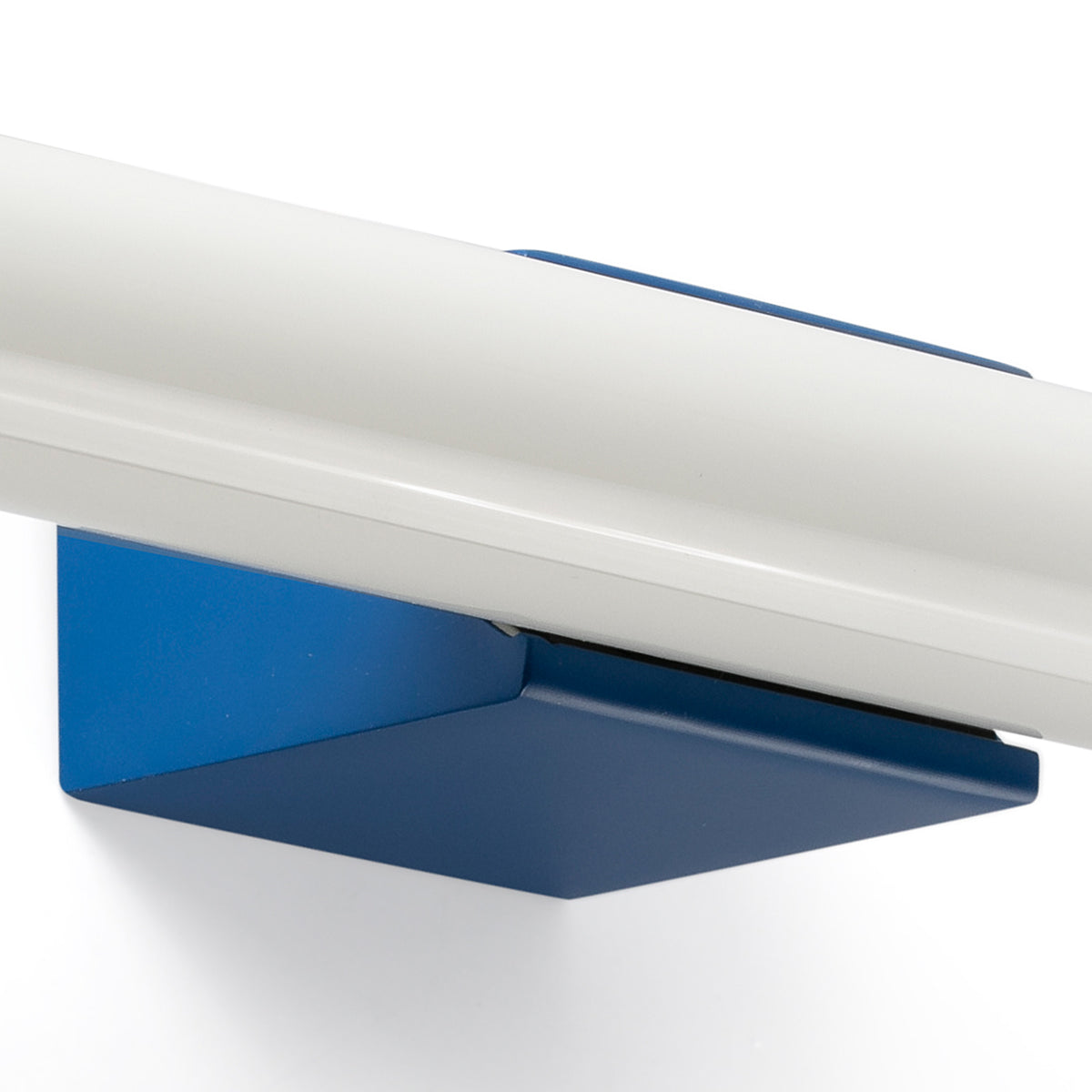 Aplique de pared LED azul CALMA 500mm IP44 Faro Barcelona