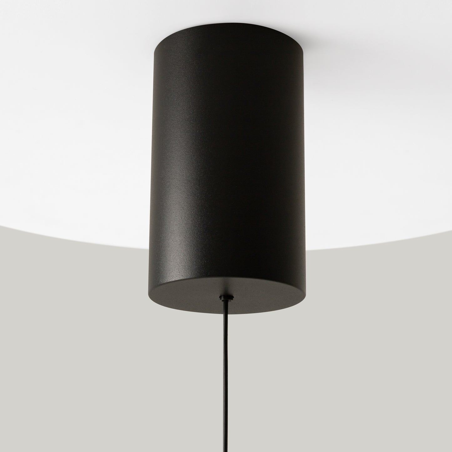 Rippvalgusti P076PL-L12W3K-B