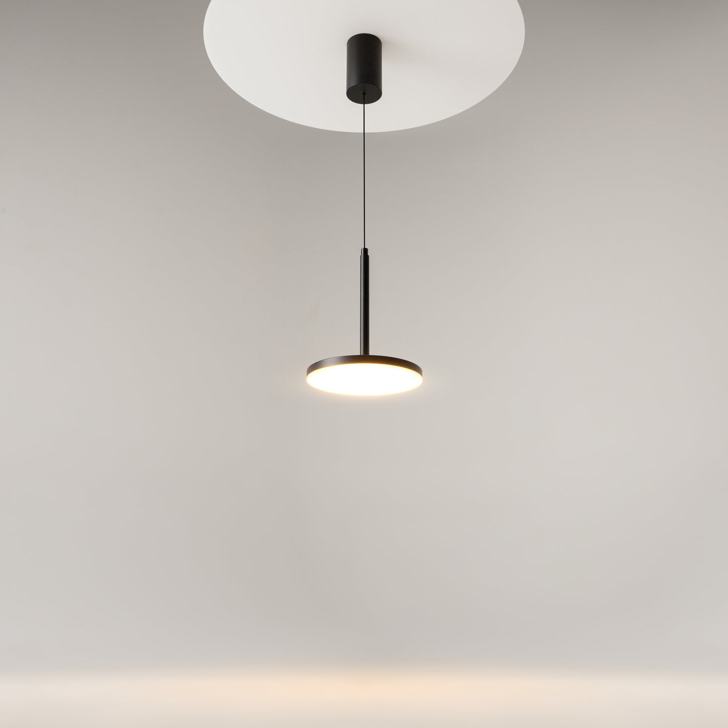 Rippvalgusti P076PL-L12W3K-B
