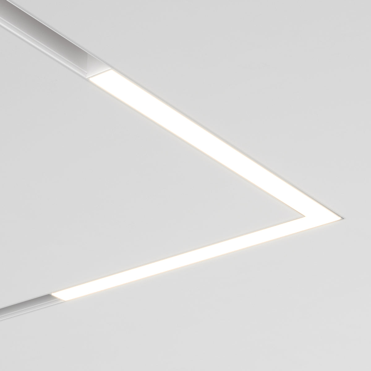Apparecchio illuminante su binario TR042-2-24W4K-W