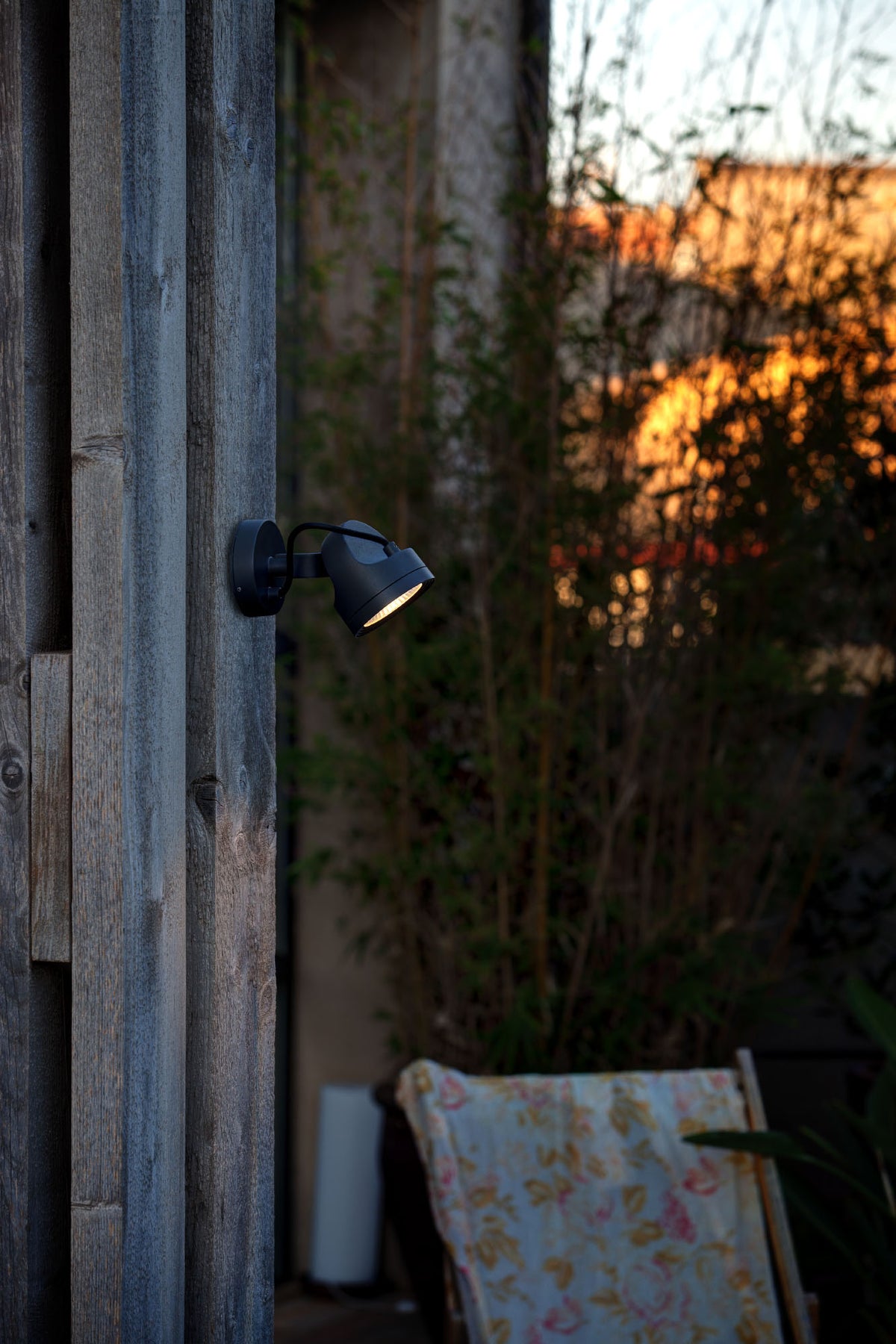 ALFA Dark Outdoor Projector Lamp COB LED 13W 3000K IP65 | VXR Space